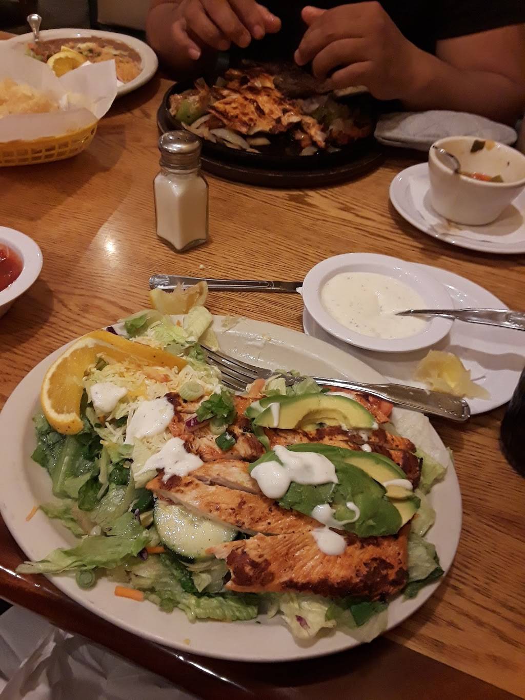 Guadalajara Mexican Grill & Cantina | restaurant | 105 N Main St, Lake Elsinore, CA 92530, USA | 9516748294 OR +1 951-674-8294