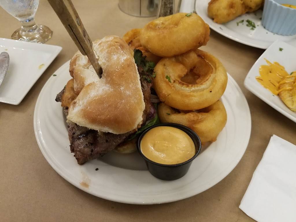 Left of Center Visalia | restaurant | 699 W Center Ave, Visalia, CA 93291, USA | 5597332582 OR +1 559-733-2582