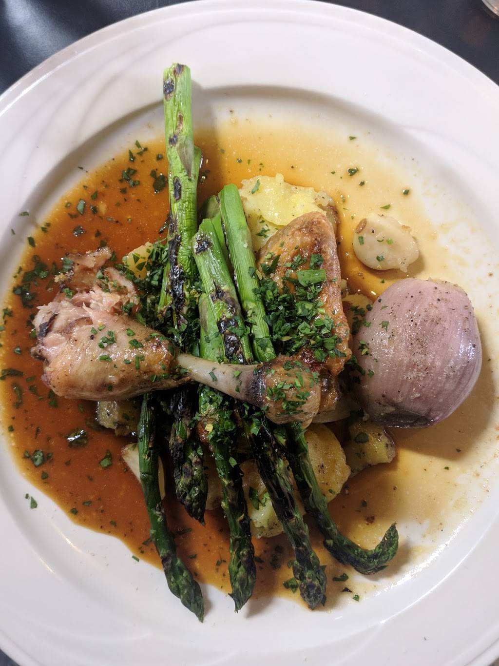 The Newbergundian Bistro | restaurant | 203 Villa Rd, Newberg, OR 97132, USA | 9718328687 OR +1 971-832-8687