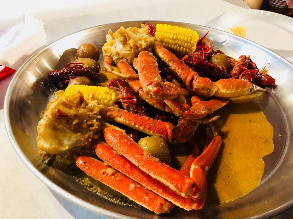 815 Cajun | restaurant | 3053 N Perryville Rd, Rockford, IL 61114, USA | 8159774670 OR +1 815-977-4670