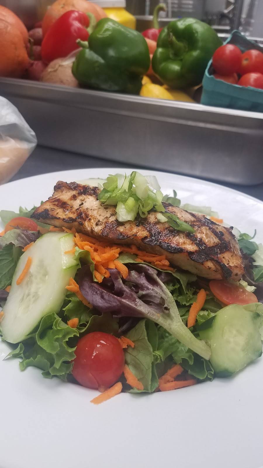 Michaels on the Waterfront | restaurant | 5 S Water St, Wilmington, NC 28401, USA | 9107694252 OR +1 910-769-4252