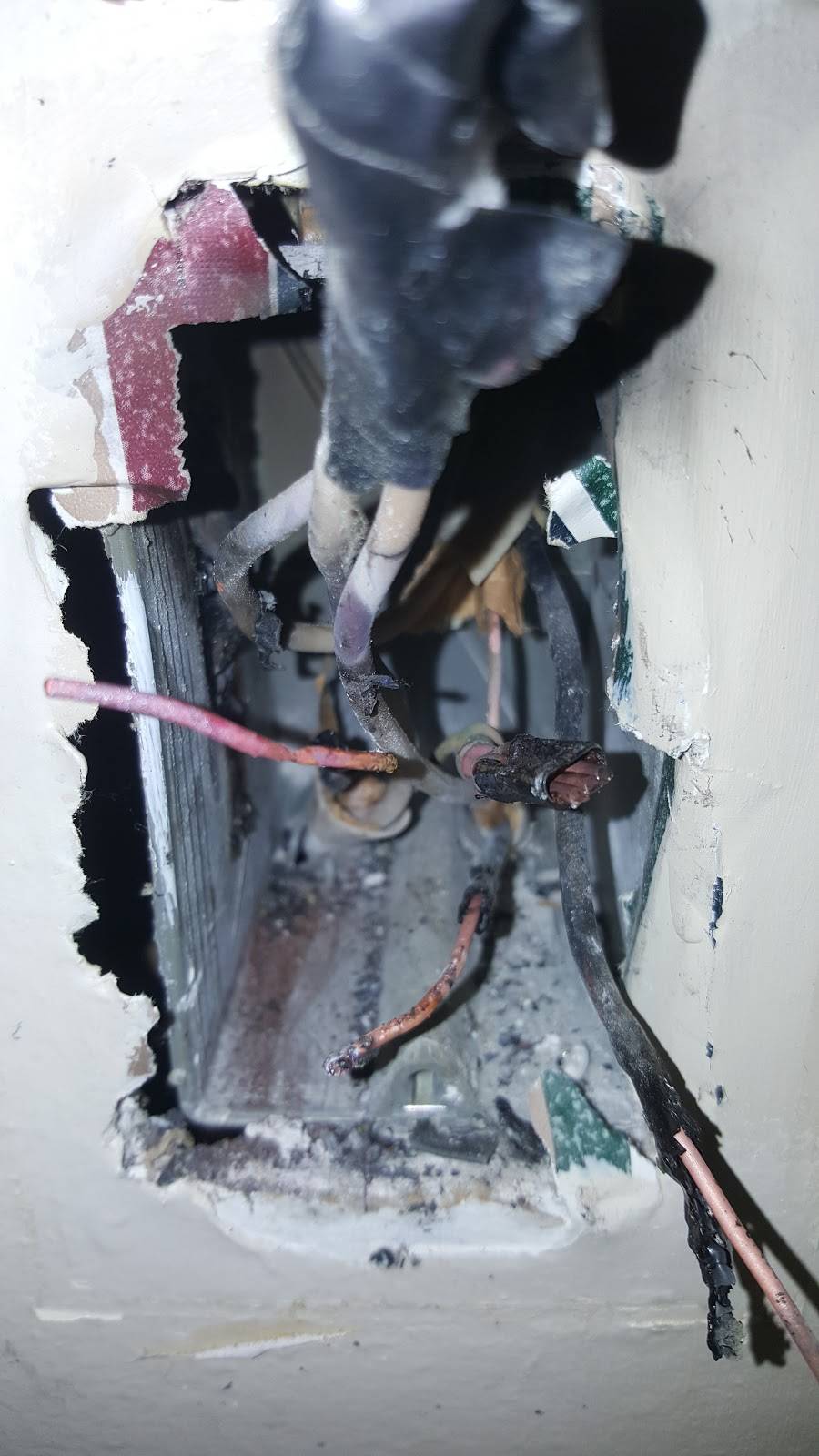 R W Schoolfield Electrical Contractors | restaurant | 1221 S 5th St, Mebane, NC 27302, USA | 3363789821 OR +1 336-378-9821