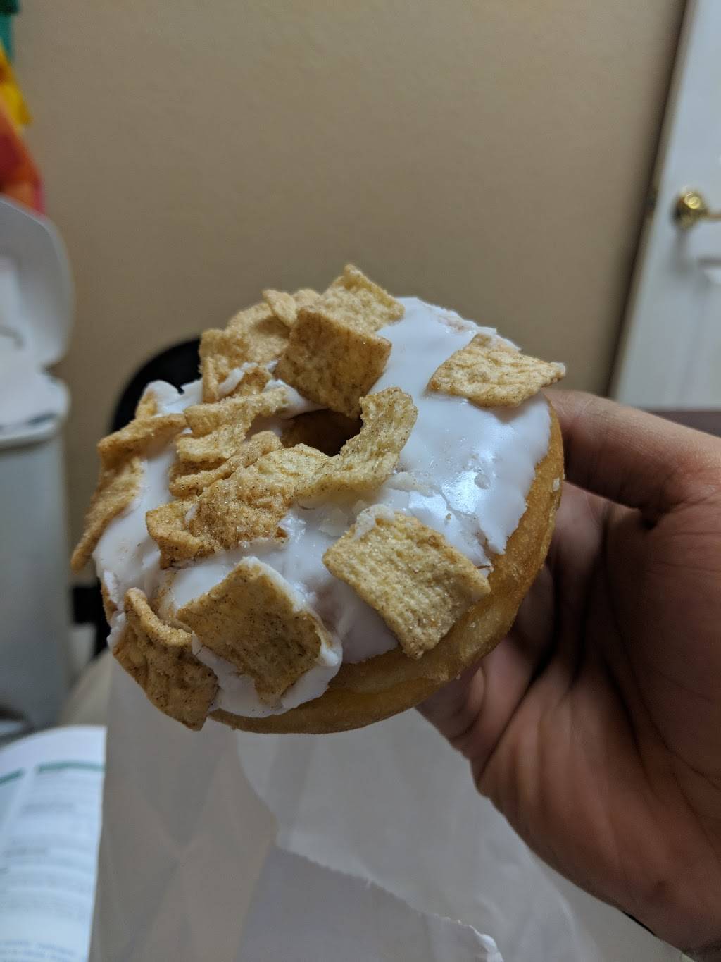 Hole in One Donuts | restaurant | 1113 W Dr Martin Luther King Jr Blvd, Seffner, FL 33584, USA | 8136624560 OR +1 813-662-4560