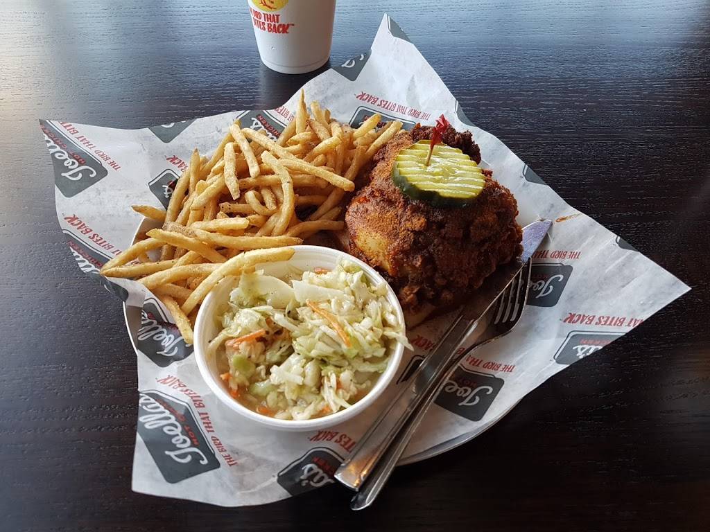Joellas Hot Chicken Bloomington | restaurant | 3002 E 3rd St, Bloomington, IN 47401, USA | 8123398497 OR +1 812-339-8497