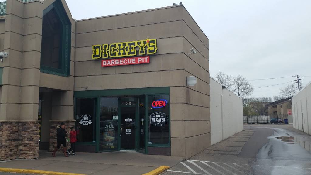 Dickeys Barbecue Pit | restaurant | 2113 Old Hudson Rd, St Paul, MN 55119, USA | 6514937834 OR +1 651-493-7834