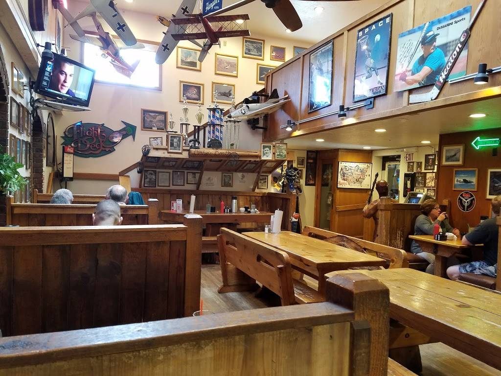 Carver Hangar | restaurant | 16196 Market Rd 39, Damascus, OR 97089, USA | 5036582576 OR +1 503-658-2576