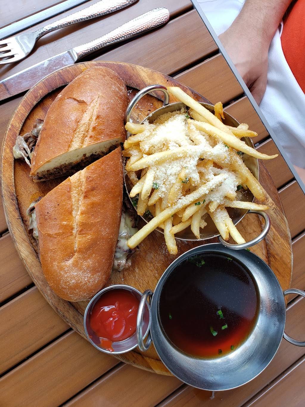 Avocado Grill | restaurant | 11701 Lake Victoria Gardens Ave #4105, Palm Beach Gardens, FL 33410, USA | 5617662430 OR +1 561-766-2430