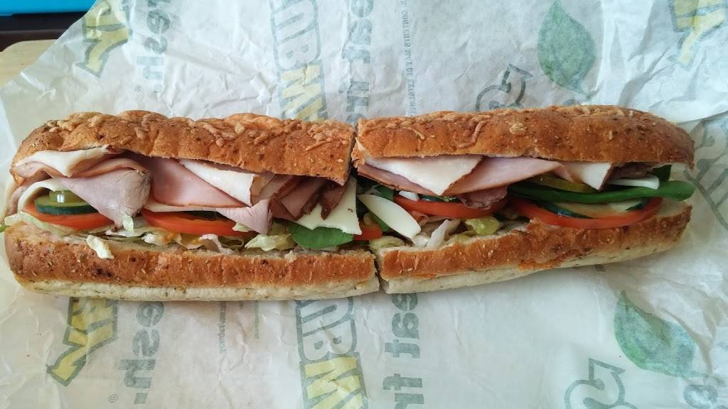 Subway Restaurants | restaurant | 1360 Eastlake Pkwy, Chula Vista, CA 91915, USA | 6194219900 OR +1 619-421-9900