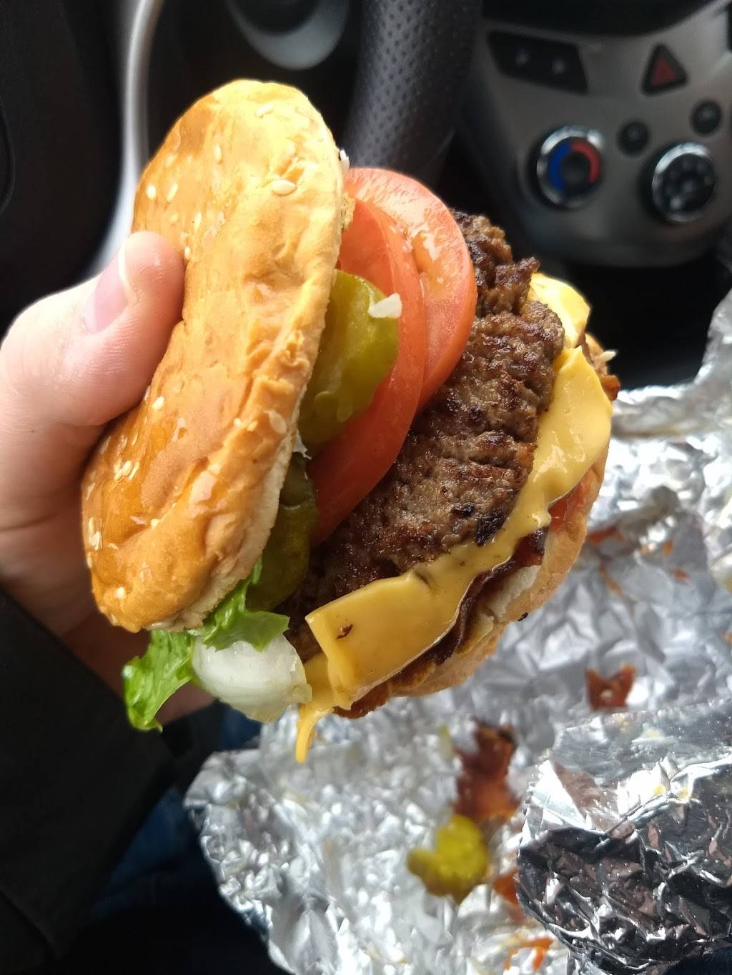 Five Guys | meal takeaway | 6286 S Westnedge Ave, Portage, MI 49002, USA | 2693243483 OR +1 269-324-3483