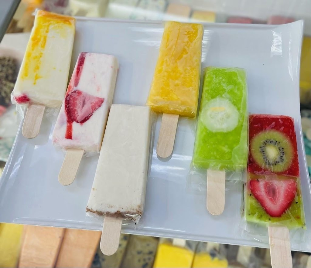 Michoacana Delight Ice Cream Shop | meal takeaway | 7213 W Irving Park Rd, Chicago, IL 60634, USA | 7734137401 OR +1 773-413-7401