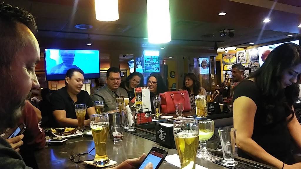 Applebees Grill + Bar | restaurant | 440 E Redd Rd, El Paso, TX 79912, USA | 9155852200 OR +1 915-585-2200