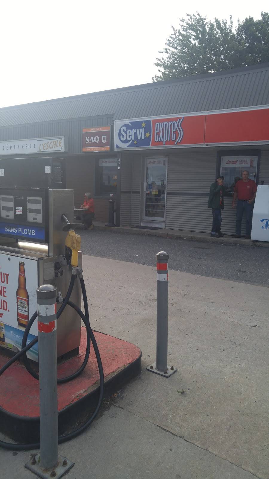 Restaurant-Depanneur LEscale | restaurant | 370 Route Marie-Victorin, Baie-du-Febvre, QC J0G 1A0, Canada | 4507836162 OR +1 450-783-6162