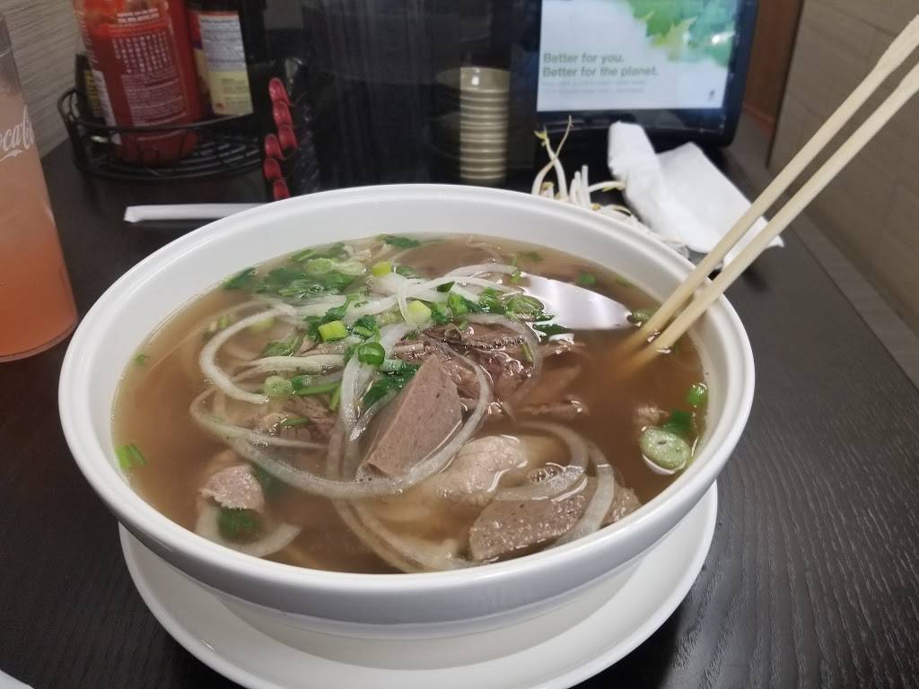 Yang Noodle House Pho | restaurant | 1374 E Foothill Blvd C, Rialto, CA 92376, USA | 9099905929 OR +1 909-990-5929