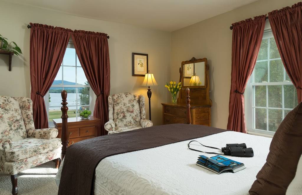 Inn at Pleasant Lake | restaurant | 853 Pleasant St, New London, NH 03257, USA | 6038734833 OR +1 603-873-4833