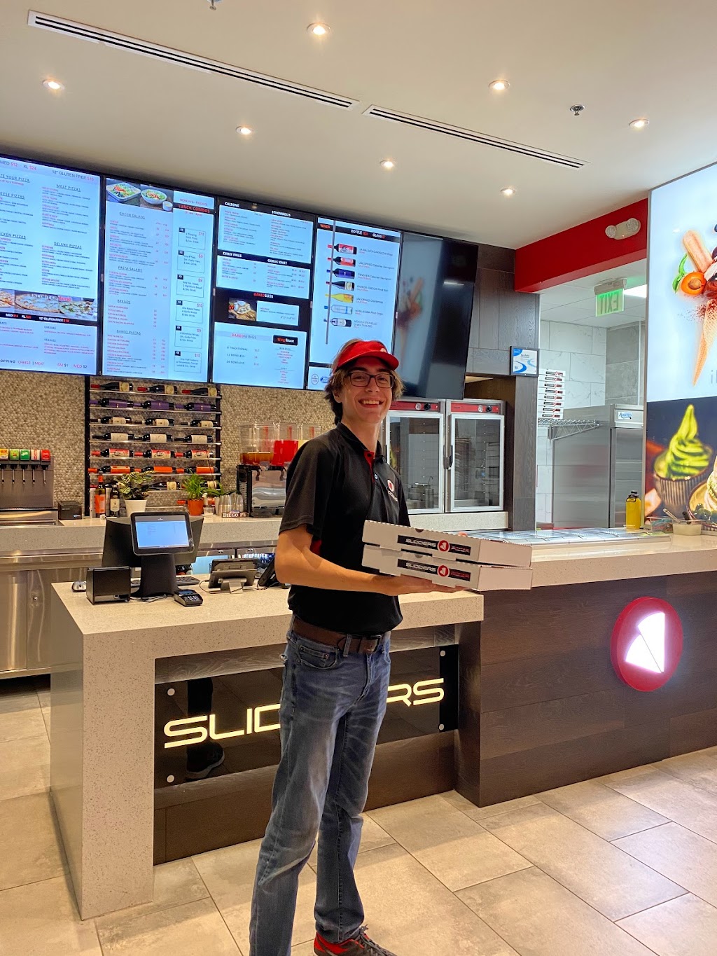 SLIDDERS PIZZA | restaurant | 9650 Universal Blvd, Orlando, FL 32814, USA | 4079303004 OR +1 407-930-3004