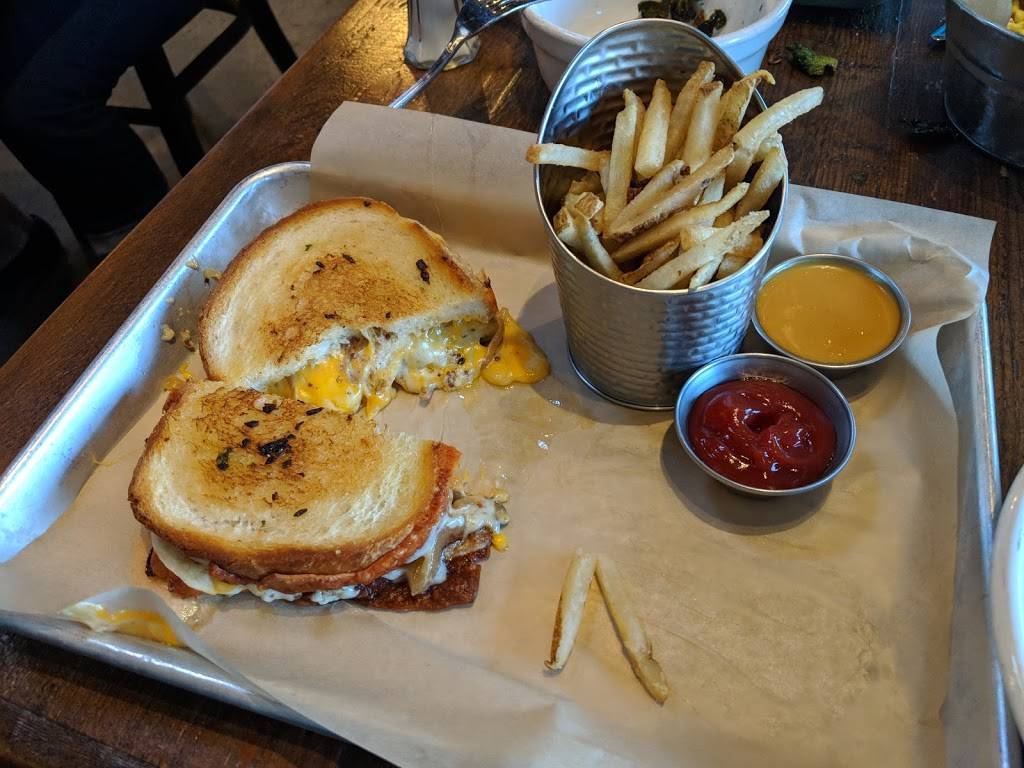 Redwood Grill | restaurant | 356 Woodside Rd, Redwood City, CA 94061, USA | 6503639343 OR +1 650-363-9343