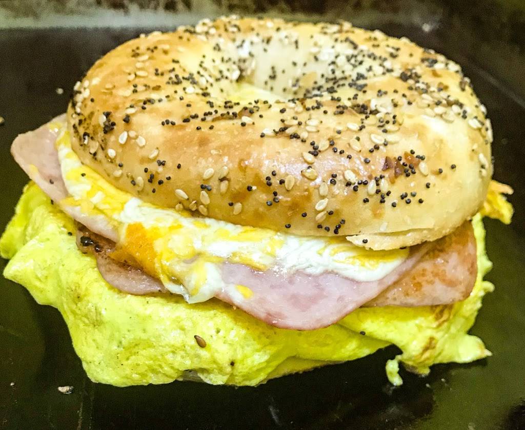 Papa Pineapples Restaurant Ocala | restaurant | 3233 SE Maricamp Rd #605, Ocala, FL 34471, USA | 3524215466 OR +1 352-421-5466