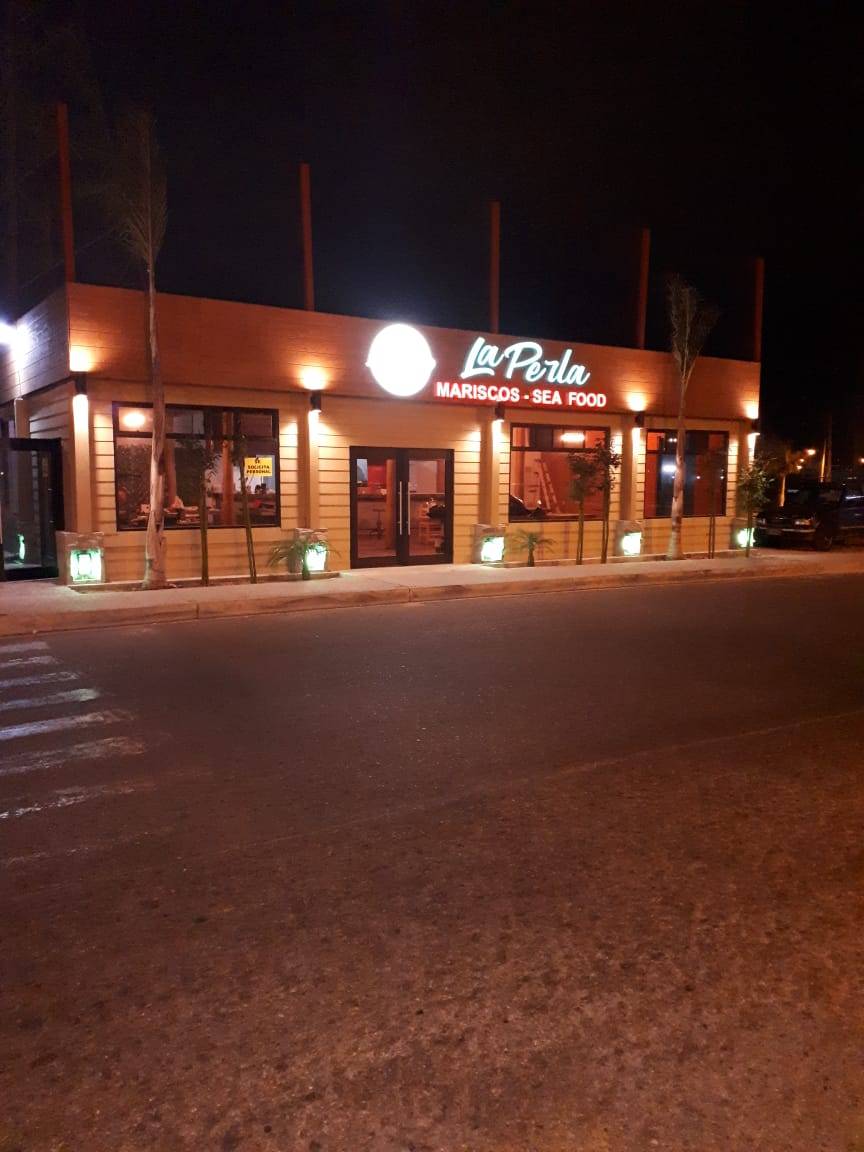 La Perla Mariscos | restaurant | Carretera Tijuana- Ensenada, Blvd. Benito Juárez No. 300, Parcelas, 22710 Rosarito, B.C., Mexico | 016611040023 OR +52 661 104 0023