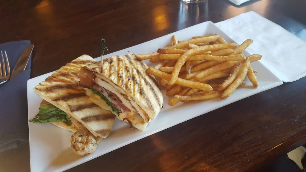 Carriage House | restaurant | 887 US-6, Mahopac, NY 10541, USA | 8458038728 OR +1 845-803-8728