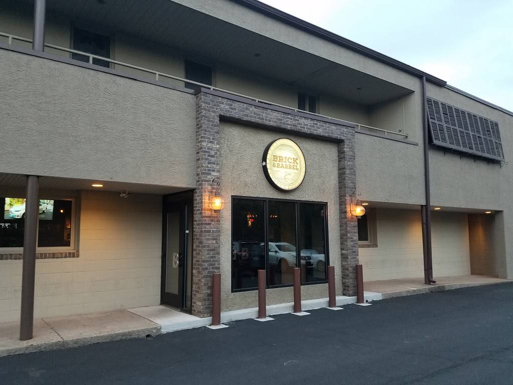 Brick & Barrel | restaurant | 870 Welsh Rd, Maple Glen, PA 19002, USA | 2674624528 OR +1 267-462-4528