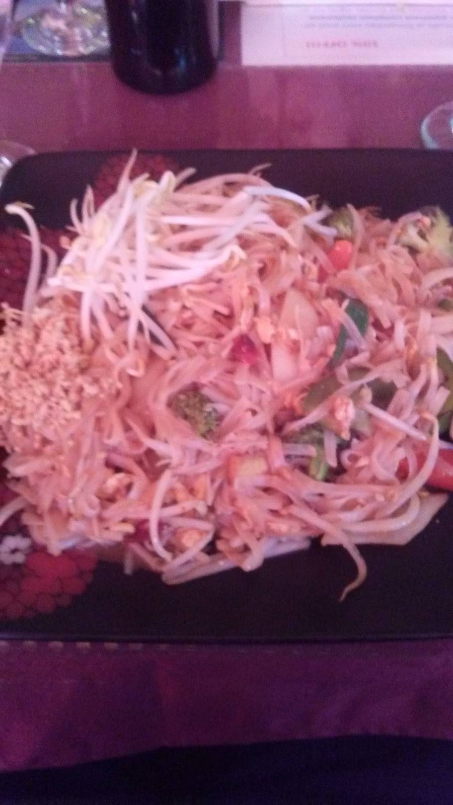 Krong Thai | restaurant | 205 Rue Bellehumeur, Gatineau, QC J8T 8H3, Canada | 8192435000 OR +1 819-243-5000