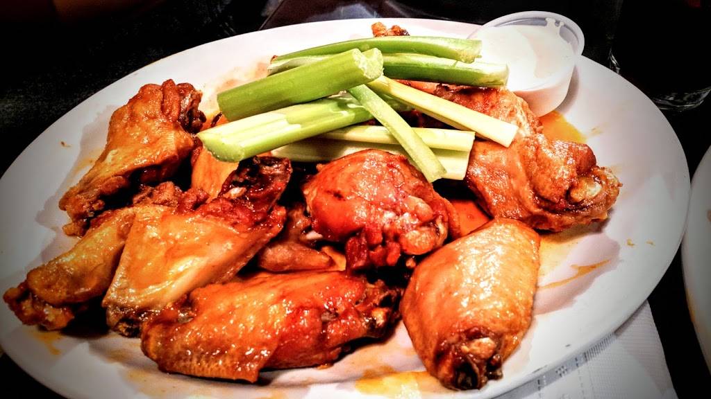 Frank & Teressas Anchor Bar | restaurant | 2-20 E North St, Buffalo, NY 14203, USA | 7168868920 OR +1 716-886-8920