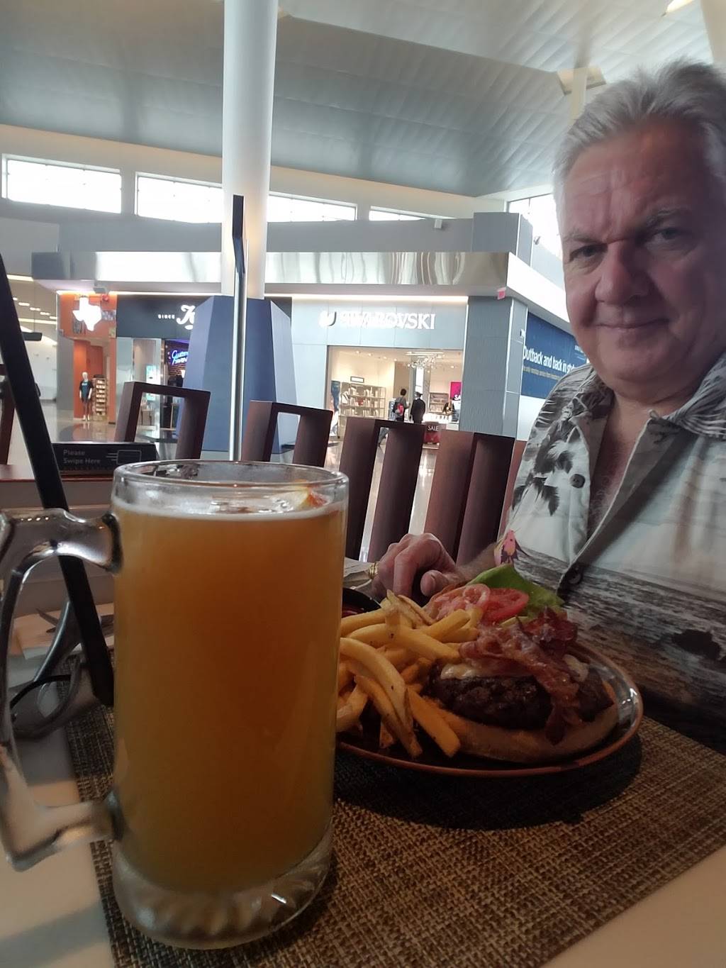 Ember | restaurant | 3870 N Terminal Rd, Houston, TX 77032, USA | 8665083558 OR +1 866-508-3558