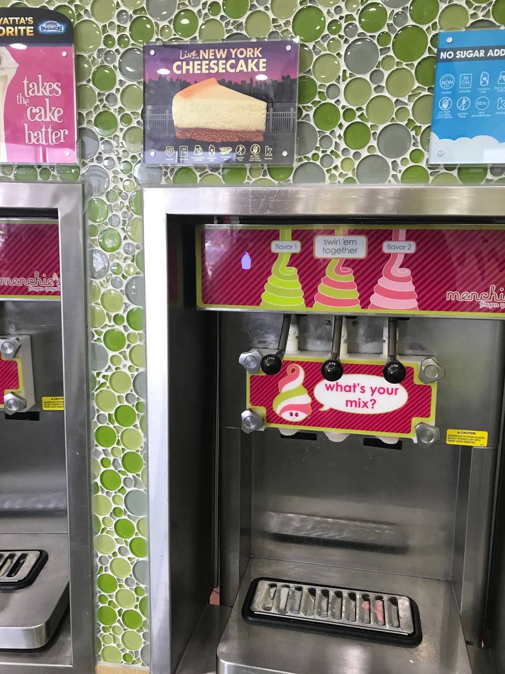 Menchies Frozen Yogurt | bakery | 2721 Preyde Blvd, Lansing, MI 48912, USA | 5176572307 OR +1 517-657-2307