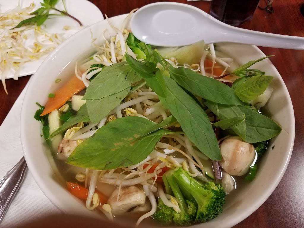 77 Asian kitchen | restaurant | 5560 Vineland Avenue C, North Hollywood, CA 91601, USA | 8189808777 OR +1 818-980-8777