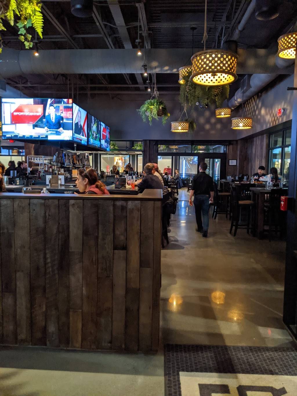 Tavern in the Square Wrentham | restaurant | 1 Premium Outlet Blvd, Suite 252, Wrentham, MA 02093, USA | 7743079900 OR +1 774-307-9900