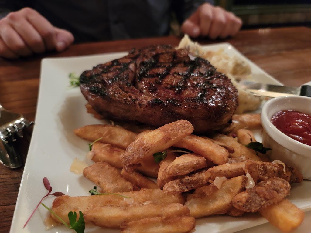 Crawfords | night club | 214 S Phillips Ave, Sioux Falls, SD 57104, USA | 6053325333 OR +1 605-332-5333