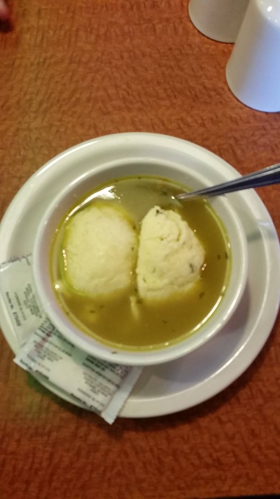 Lunas Family Restaurant | restaurant | 33 W Aurora Rd, Northfield, OH 44067, USA | 3304670282 OR +1 330-467-0282