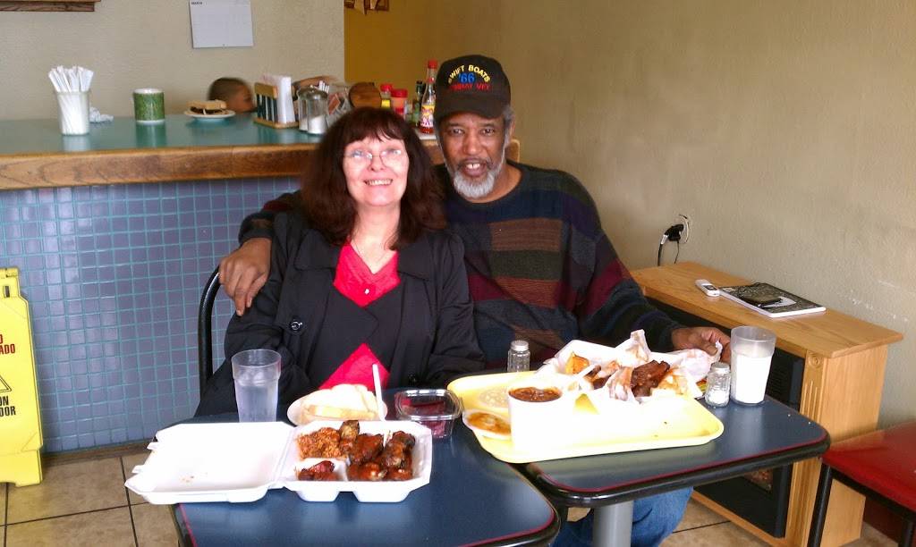 Bobs Bar-B-Q Pit | restaurant | 911 S 11th St, Tacoma, WA 98405, USA | 2536274899 OR +1 253-627-4899