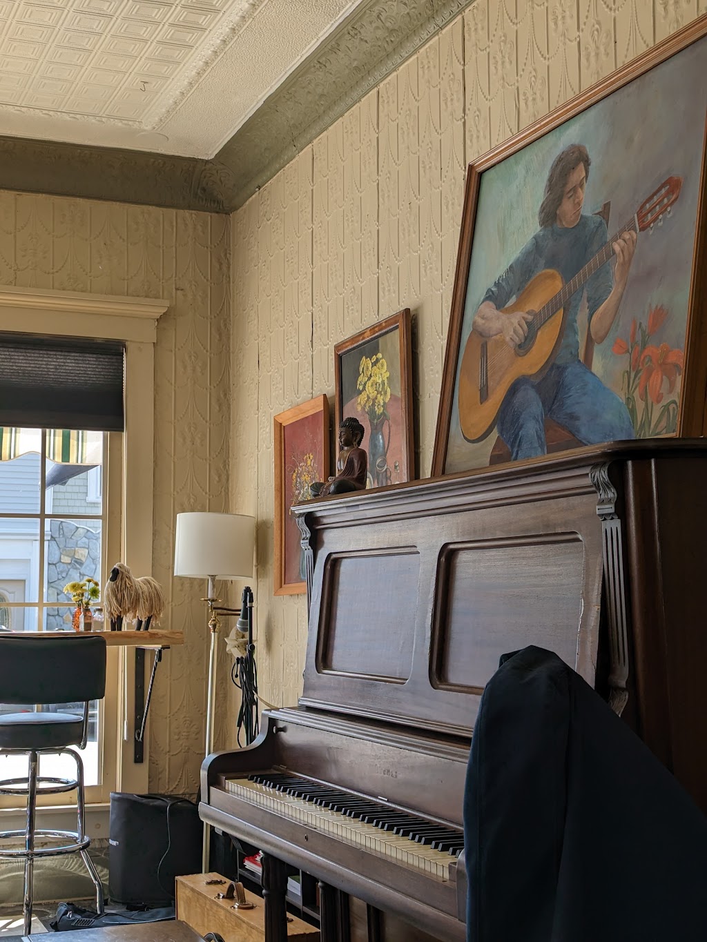 The Crumpet | restaurant | 81 Main St, Bucksport, ME 04416, USA | 2075704838 OR +1 207-570-4838