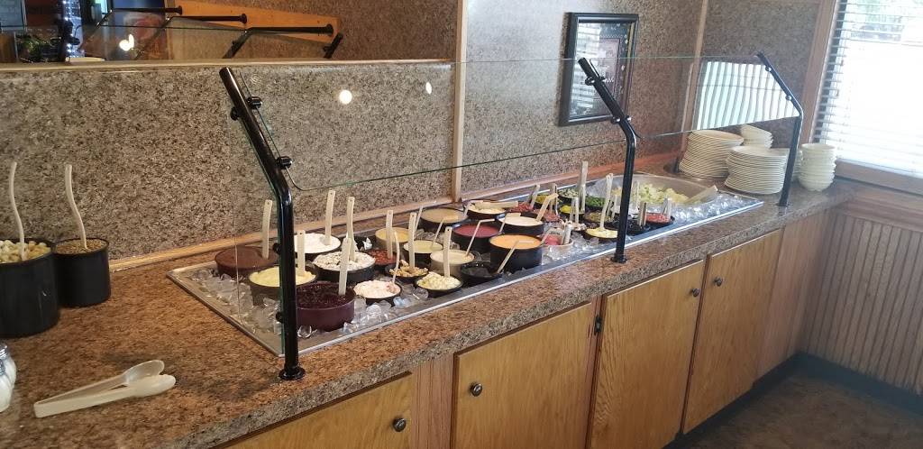 Fort Ball Pizza Palace | restaurant | 1307 W State St, Fremont, OH 43420, USA | 4193347800 OR +1 419-334-7800