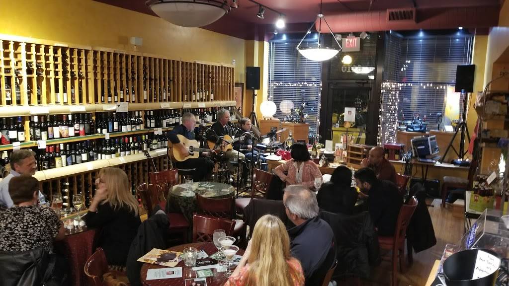 Martys Hops & Vines | restaurant | 6110 Hamilton Ave, Cincinnati, OH 45224, USA | 5136814222 OR +1 513-681-4222