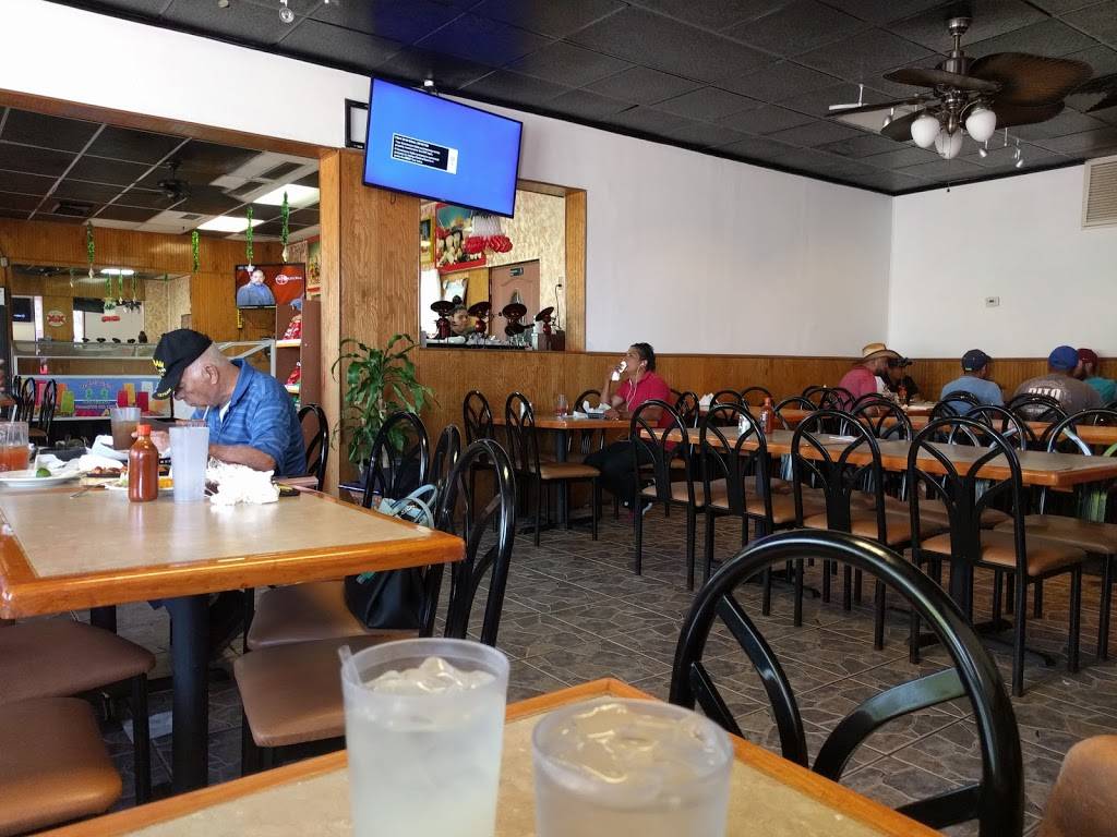 Tortilleria La Mexicana | restaurant | 701 E Hinson Ave, Haines City, FL 33844, USA | 8634221227 OR +1 863-422-1227