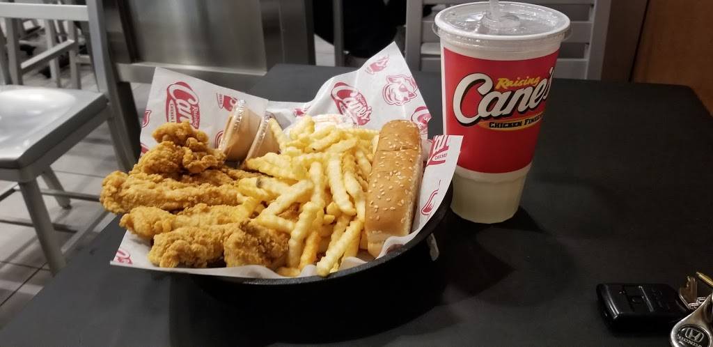 Raising Canes Chicken Fingers | meal takeaway | 2175 N Virginia St, Reno, NV 89503, USA | 7753578002 OR +1 775-357-8002