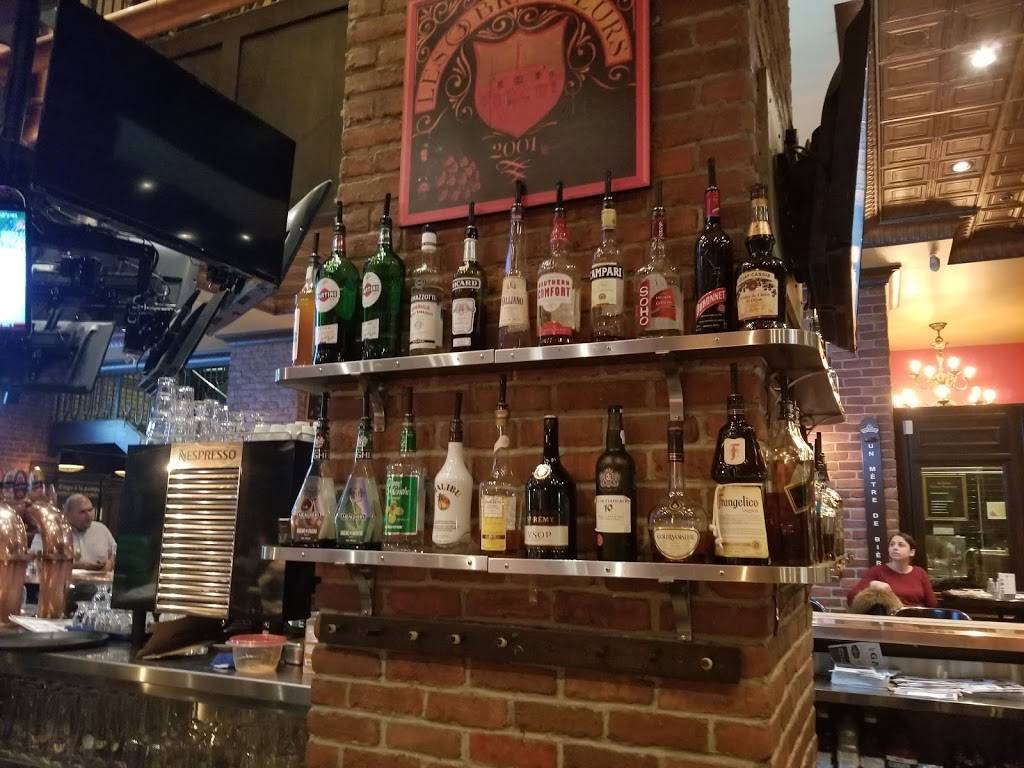 3 Brasseurs | restaurant | 2900 Avenue Pierre-Péladeau, Laval, QC H7T 3B3, Canada | 4509884848 OR +1 450-988-4848
