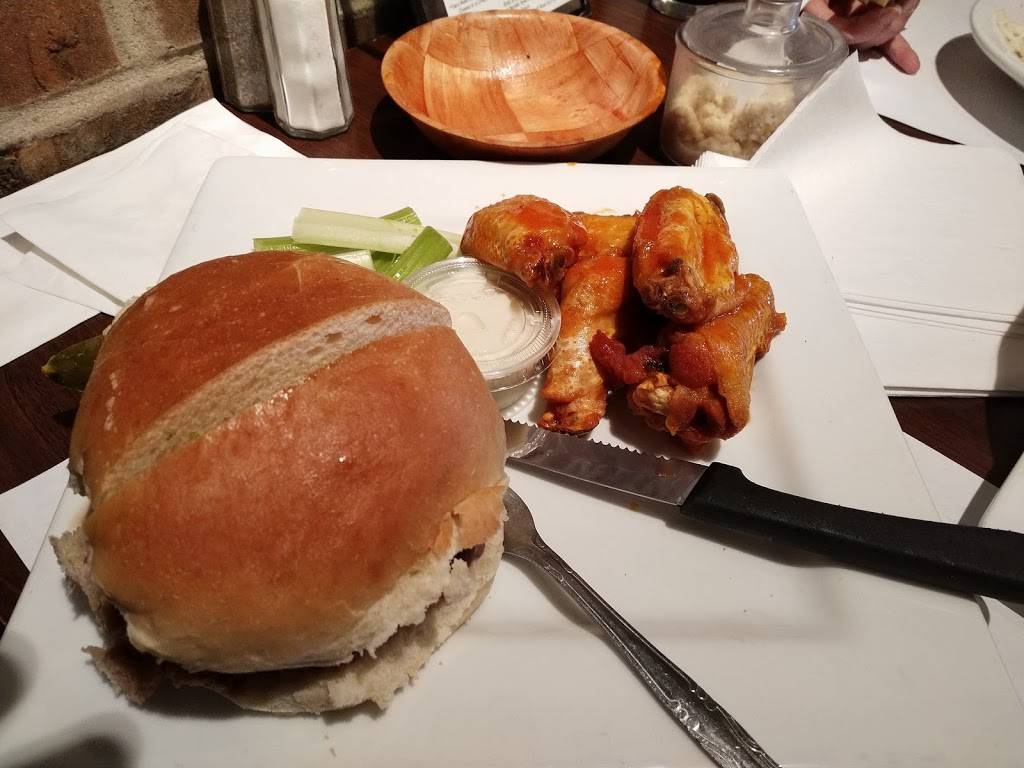 Franks Grille | restaurant | 5820 Broadway, Lancaster, NY 14086, USA | 7166813440 OR +1 716-681-3440