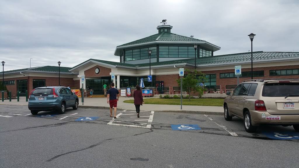 West Gardiner Service Plaza | restaurant | West Gardiner, ME 04345, USA | 2078354040 OR +1 207-835-4040