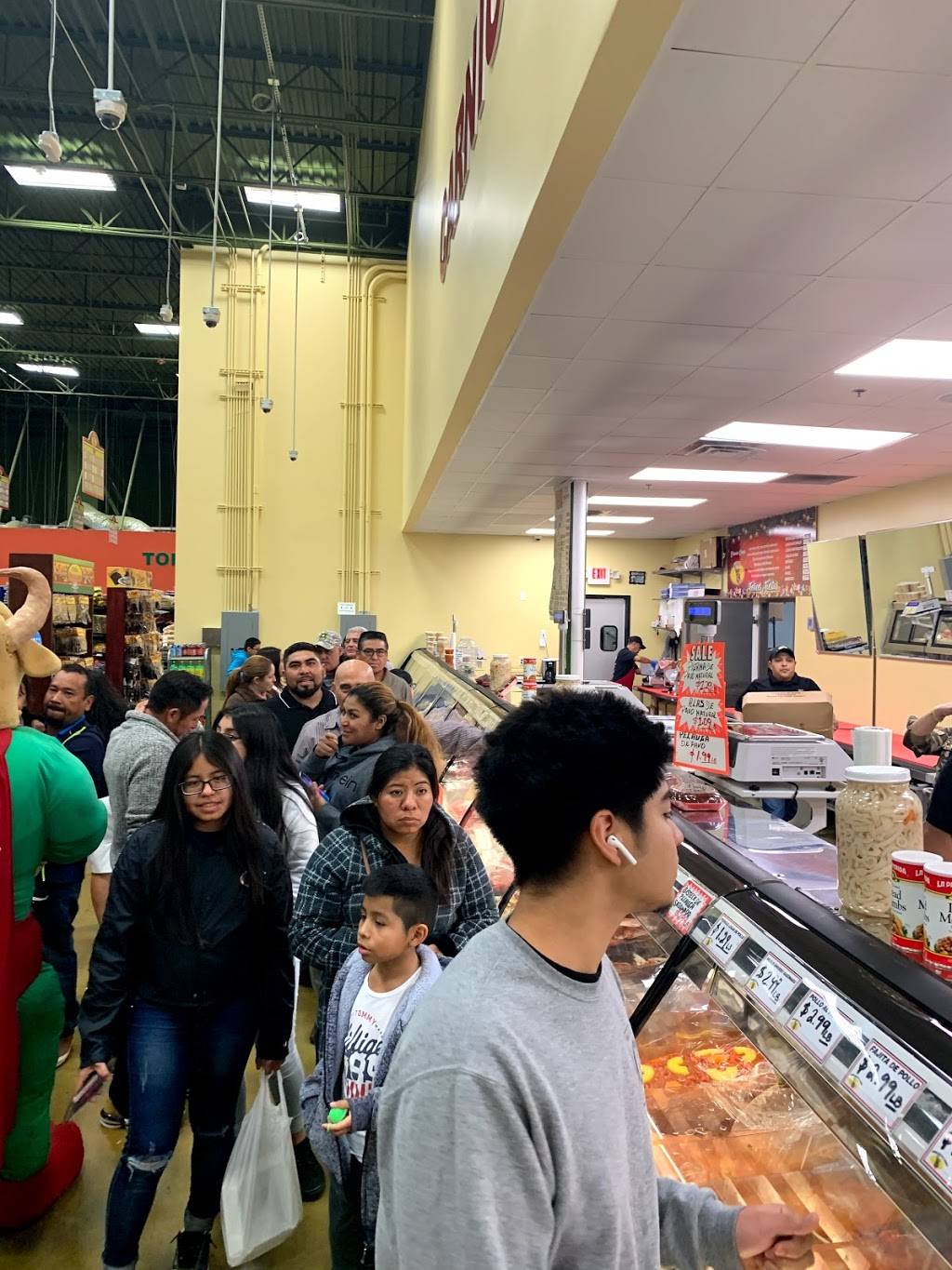 Super Mercado Jalisco | bakery | 733 Pleasant Hill Rd, Lilburn, GA 30047, USA | 4703951439 OR +1 470-395-1439