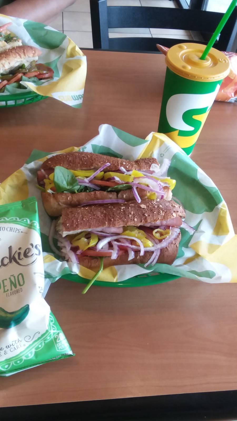 Subway | restaurant | 2619 Red Bluff Rd Unit 1A, Pasadena, TX 77506, USA | 7139202600 OR +1 713-920-2600