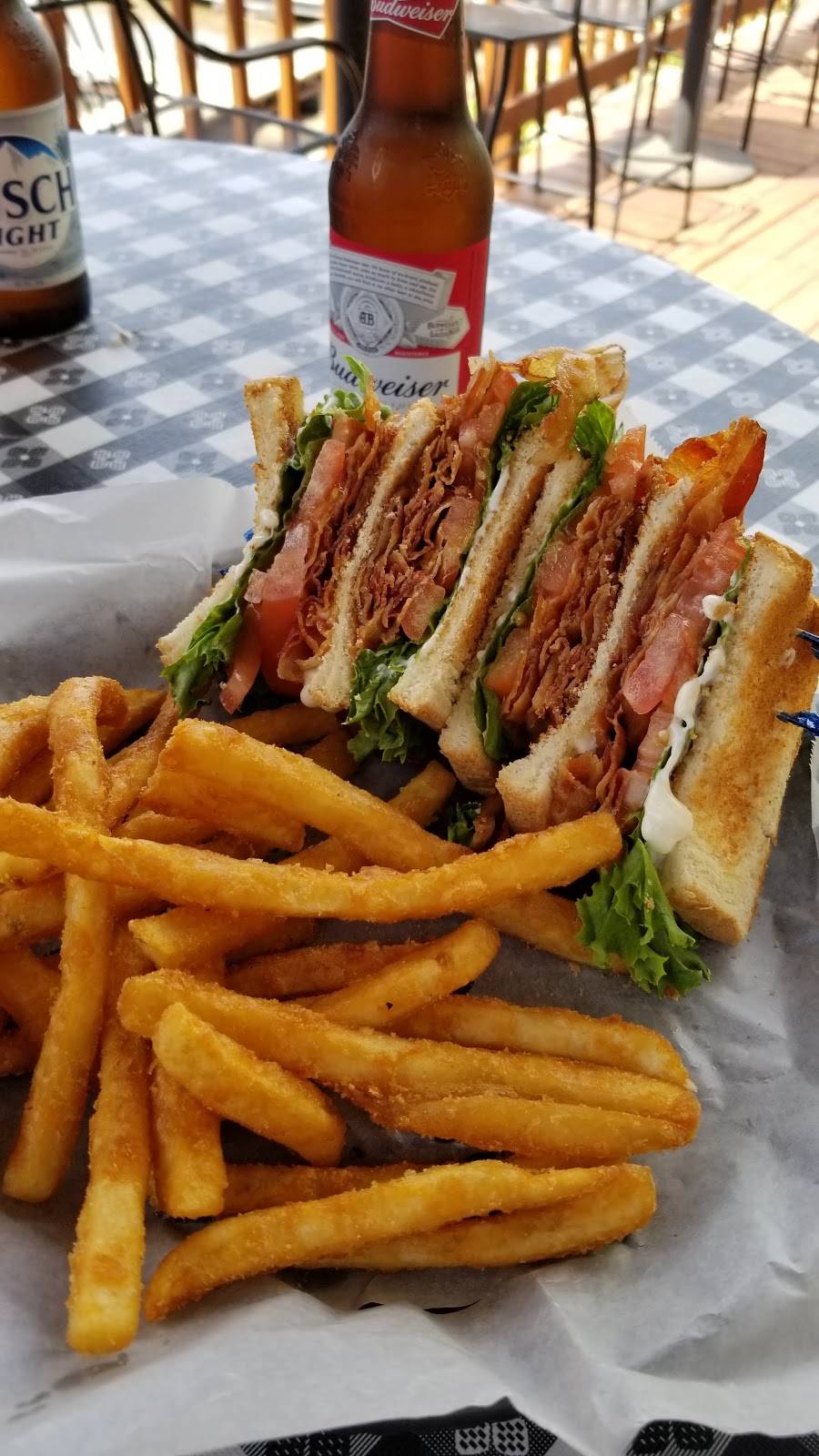 Kuchies on the Water | restaurant | 579 Wesley Rd, Creve Coeur, IL 61610, USA | 3094273000 OR +1 309-427-3000