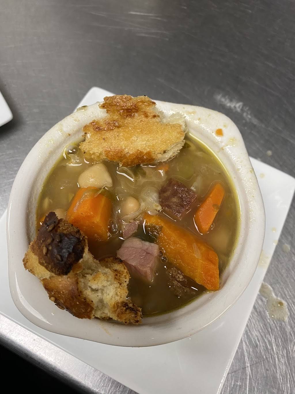 Blackberrys Bar & Grill | restaurant | 2241 Grand Island Blvd, Grand Island, NY 14072, USA | 7167759743 OR +1 716-775-9743