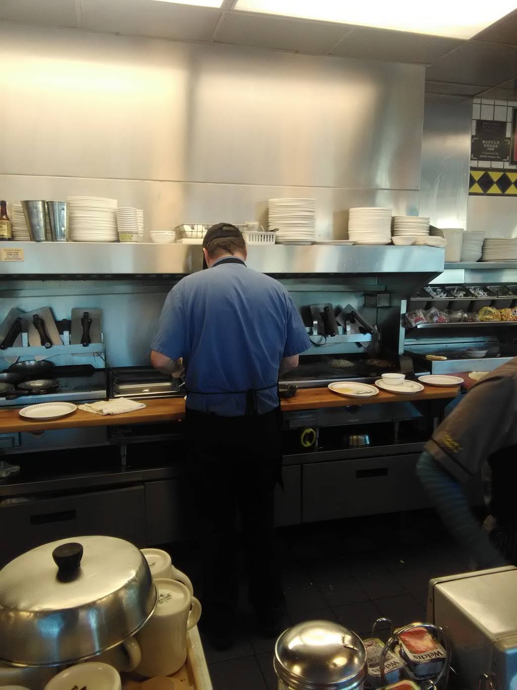 Waffle House | meal takeaway | 104 E Church St, Sandersville, GA 31082, USA | 4785529100 OR +1 478-552-9100