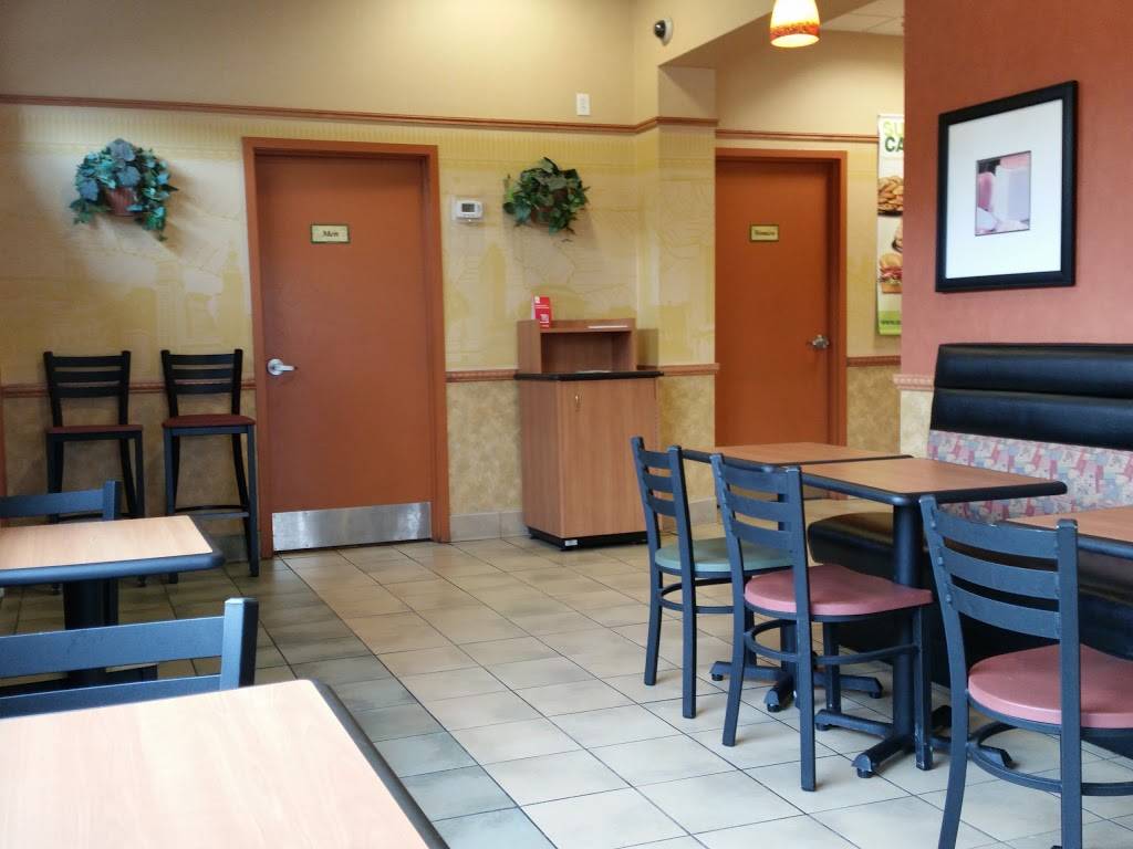 Subway Restaurants | restaurant | 2255 S Grand Blvd, St. Louis, MO 63104, USA | 3147711192 OR +1 314-771-1192