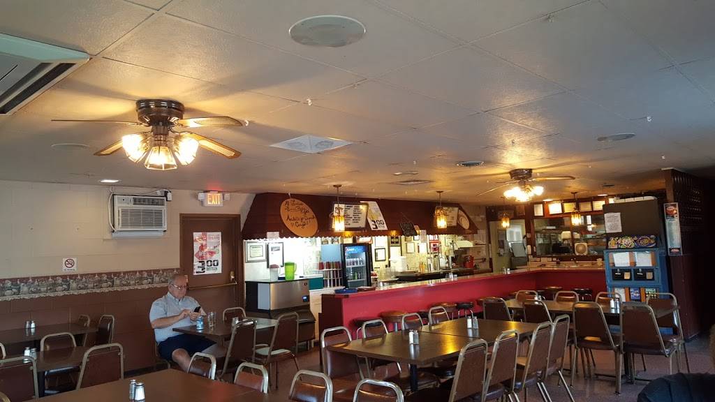 Al & Leda Pizzeria | restaurant | 325 W Everett St, Dixon, IL 61021, USA | 8152843932 OR +1 815-284-3932