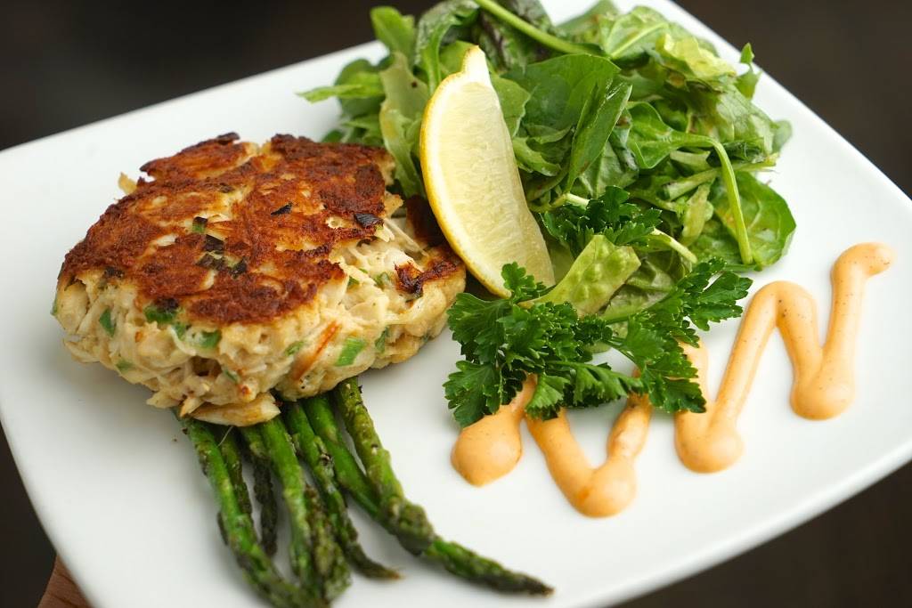 Caps On the Water | restaurant | 4325 Myrtle St, St. Augustine, FL 32084, USA | 9048248794 OR +1 904-824-8794