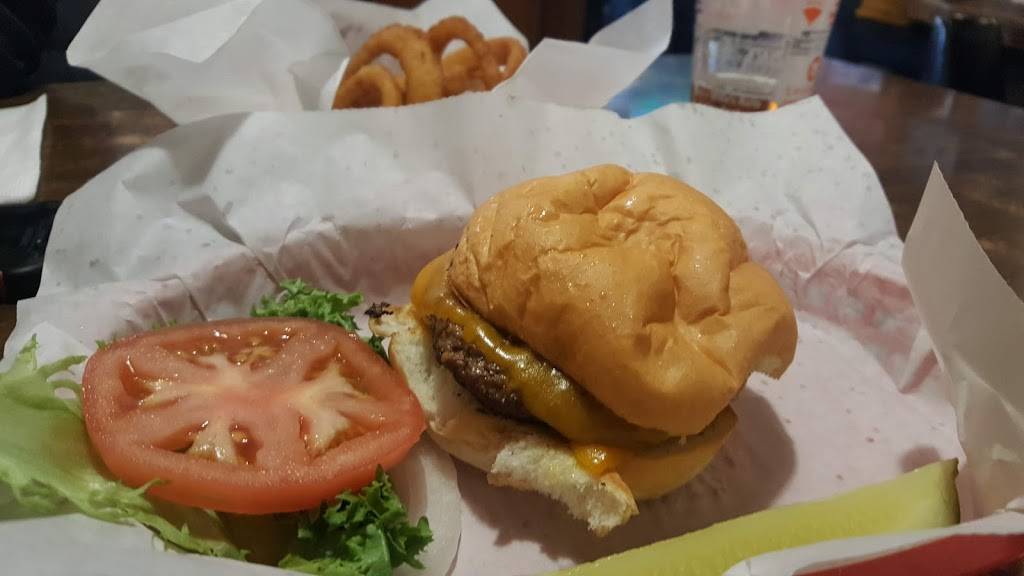 Aces Main Tap | restaurant | 121 S Main St, Oregon, WI 53575, USA | 6088353330 OR +1 608-835-3330